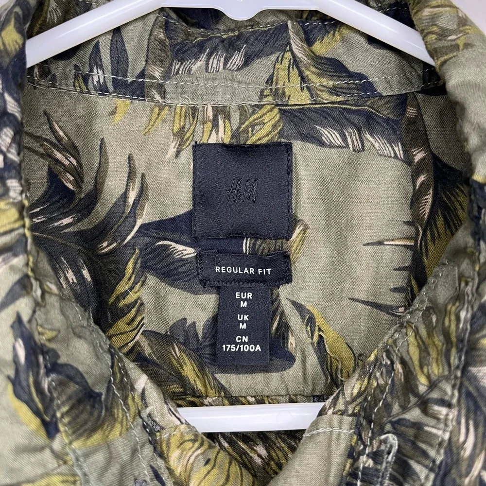 H&M button up shirt - Picture 3 of 4